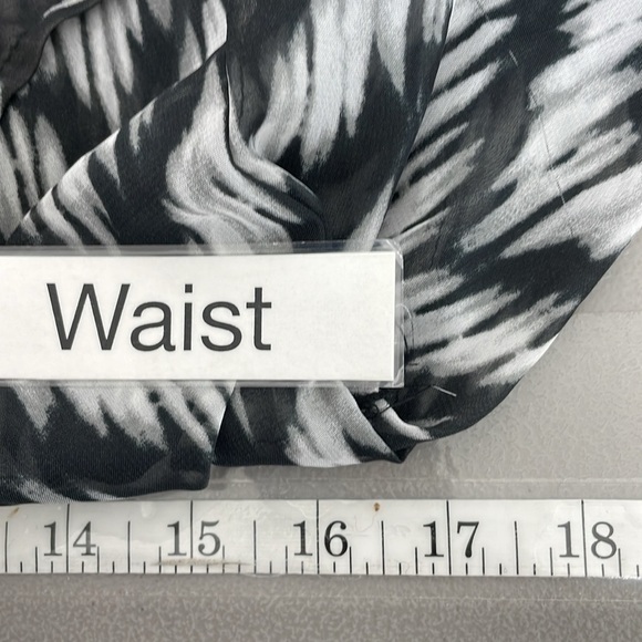 Miken Coverup Womens XL Black White NWT Zig Zag Pattern Embroidered Sheer Poncho - Picture 15 of 16